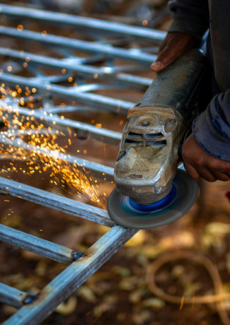 staff-recruitment-notice-metal-aluminium-construction-field-big-2